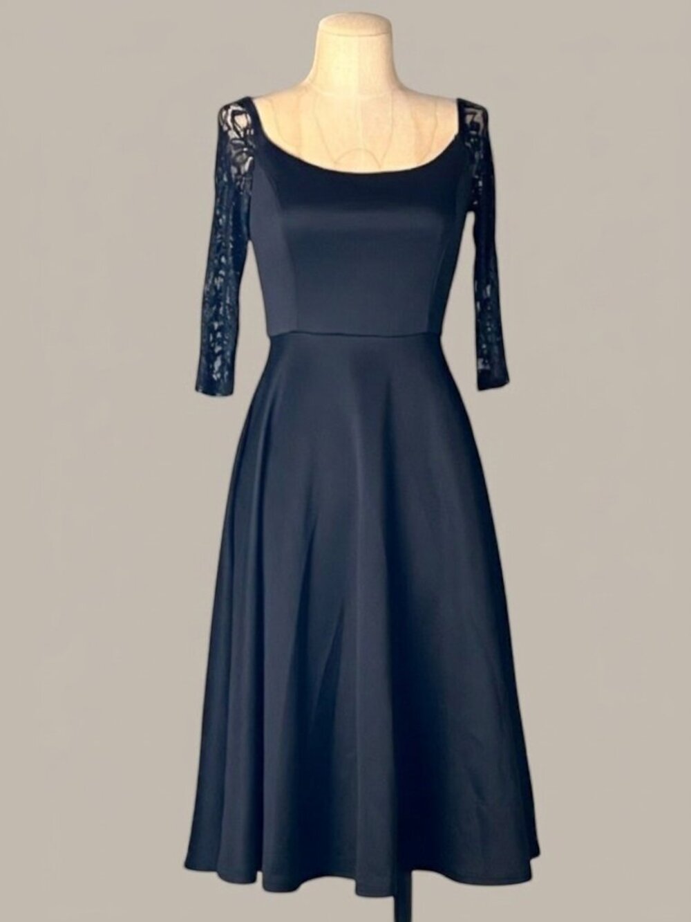 NWOT Lulus Black Lace Sleeve Scoop Neck Midi A-Line Dress S